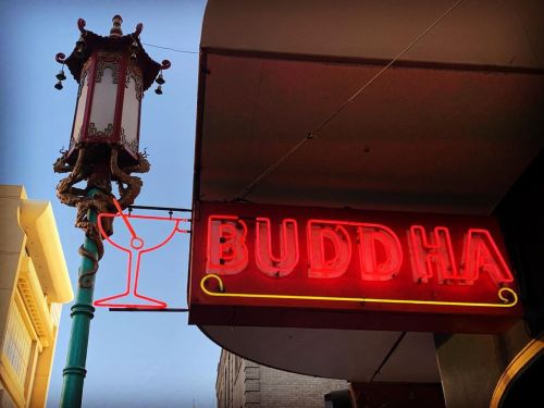 #buddhalounge #sanfrancisco #chinatown  (at Chinatown) https://www.instagram.com/p/B4be5EtAjed/?igshid=1gsd4m07ecocx