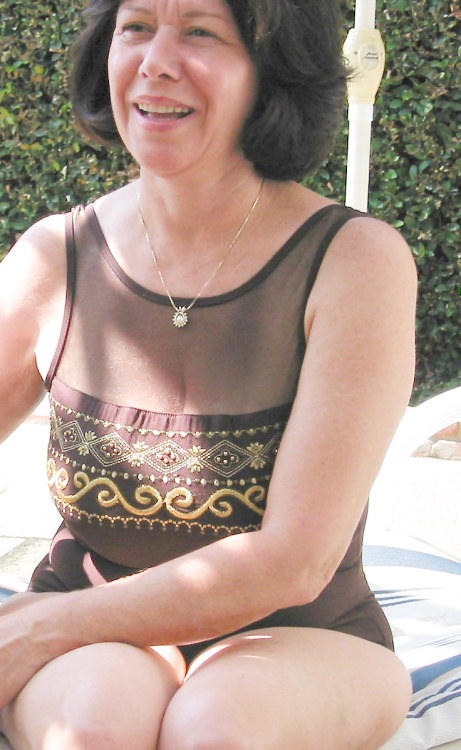 cumtributor:  Bill cums on Jeanne and her mom Colleen 