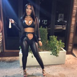 modelcollyrium:    kimbellamatos  