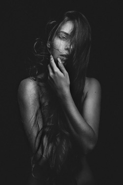black-white-madness:  Madness:Photographer: Martin Krystynek​ Model: