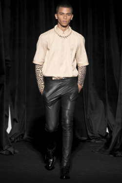 stay-flout:  Dope Fashion here The Fashion Hunter 