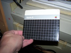 heck-yeah-old-tech:  The sleeve for an Apple /// 5¼” floppy.