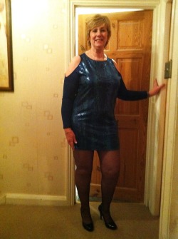 vroom23:karensexymilf:  Trish shaved and ready to party.  How
