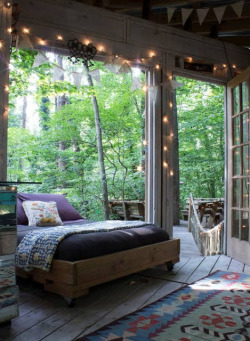 frommoon2moon:  Moon to Moon: Tour of Dreamy secluded Tree house 