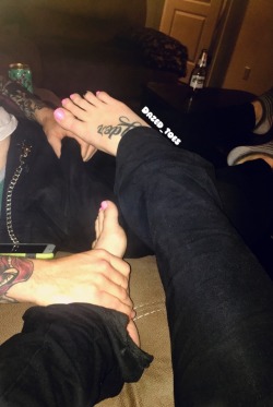 dazed-toes:  Mmmm this is my favorite thing right here! He can’t