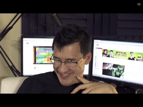 ihavenoideakk:  “Hello Ladies” 