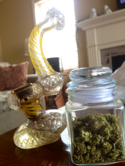 captain-m0rgazm:Full jar. Full bubbler.