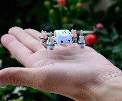 thegadgetnode:  Hubsan Q4 Nano Mini – World’s Smallest Quad