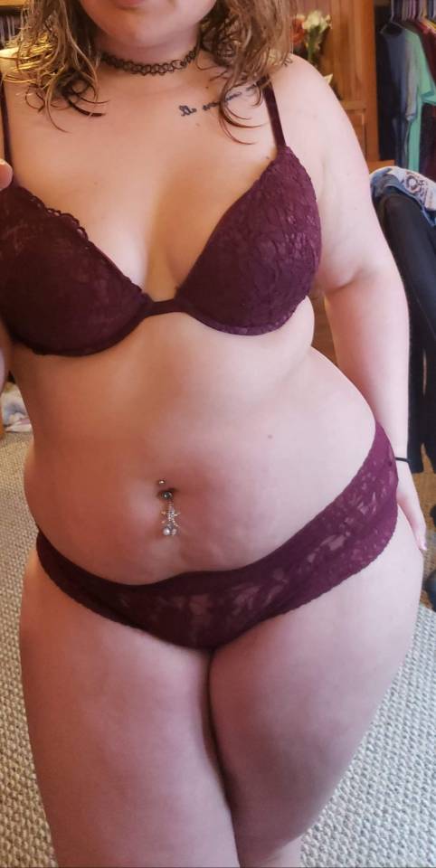 sweetandsassycandy-deactivated2:Curves are sexy….