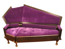 thegolddig:VonErickson’s Original Coffin Couch(more information,