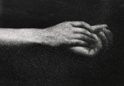 regardintemporel:  Georg Oddner  - Hands, 1955