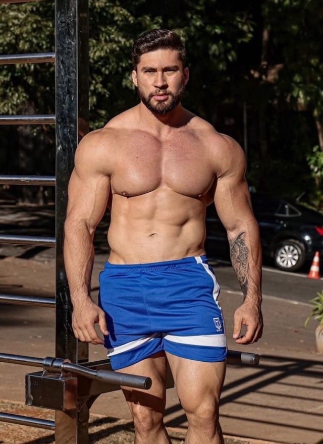 hotguysforyou2128: