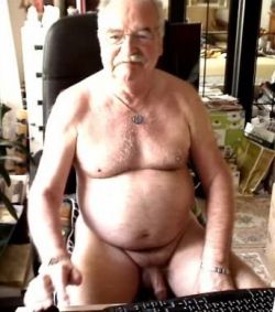 silverbadbear:  Gorgeous grandpa