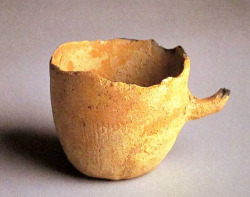 metagnosis:Ancient Japanese Teacup used as reference by Isamu