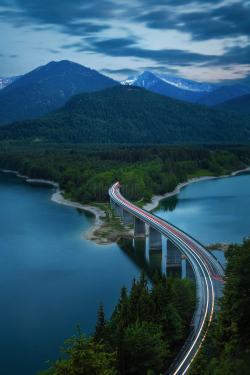 expressions-of-nature:  Into the Mountains by: Fabian Vogl 