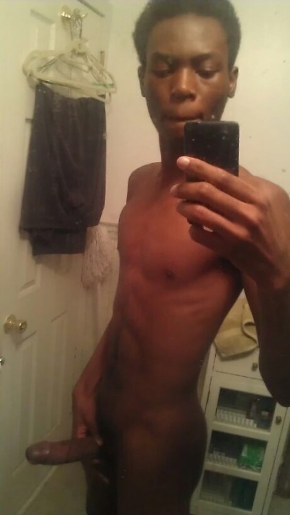 chocobussy:  SexyðŸ”¥ðŸ”¥ðŸ˜ðŸ˜âœ‹  Please follow:1.http://nudeselfshots-blackmen.tumblr.com/2.http://gayhornythingz.tumblr.com/3.http://nudeselfshotsofmen.tumblr.com/