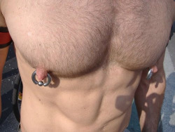 nippladdiction:  Pierced nipples like all men should have!