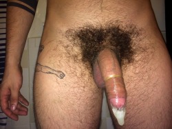 abeardedboy:  there’s a guy who likes to come over and fuck