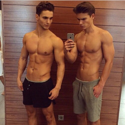 thisismensfitness:  Inspiration: workout out partners can be