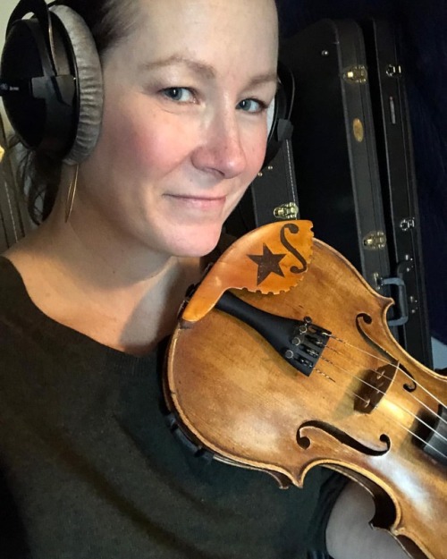 <p>Spent a little time in the studio today with two of my dearest friends, putting some fiddle down on a couple of their lovely Christmas songs. Also, there were tacos. #embarrassmentofriches #tacos #christmas  (at Spring Hill, Tennessee)<br/>
<a href="https://www.instagram.com/p/BqbYh91FRdV/?utm_source=ig_tumblr_share&igshid=1wxl56ew8plv0">https://www.instagram.com/p/BqbYh91FRdV/?utm_source=ig_tumblr_share&igshid=1wxl56ew8plv0</a></p>
