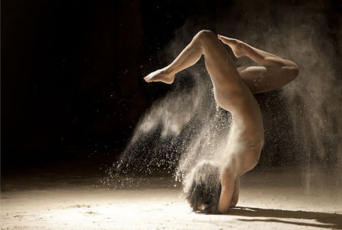 Nude dancing: Stardust.  naughtyirishgirl:  ladylanabanana:  Ludovic Florent’s series â€œPoussiÃ¨res dâ€™Ã©toilesâ€ (Stardust).Â   These are probably the most beautiful images Iâ€™ve ever posted. 