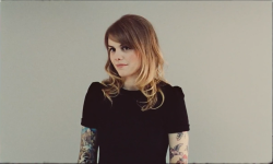 artificialharmonic:  Took some screencaps from Coeur de Pirate’s