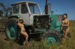 loverealgirls:  Farmer’s dream  This is so hott