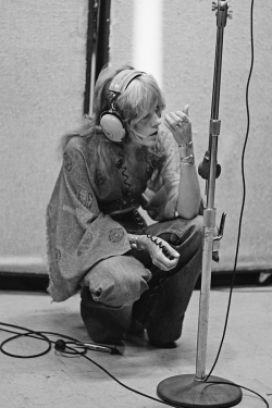 crystallineknowledge: Stevie Nicks, 1975  HQ copy: X 