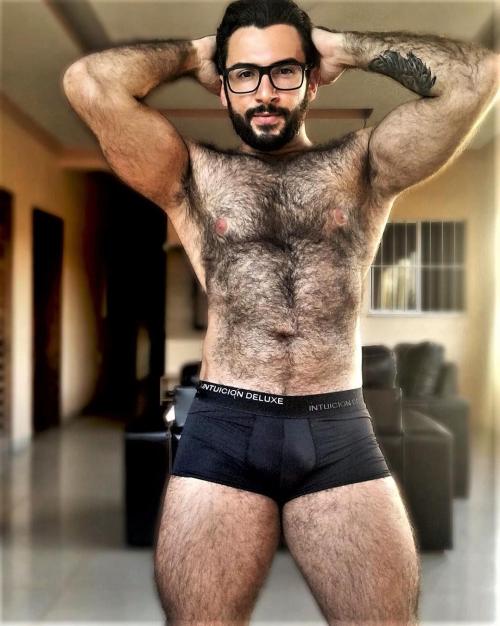 yummy1947:  beards-of-paradise:Josivan Gomes   This extremely