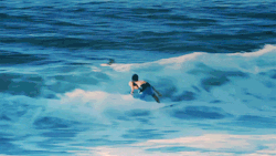 surf-calms-me:Eu nunca vou desistir, eu posso cair, mais vou