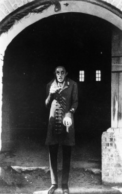 beautyandterrordance:  Max Schreck as Count Orlok, Nosferatu