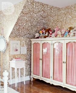 styleathome:  Bedroom design: Antique cabinet {PHOTO: Ashley