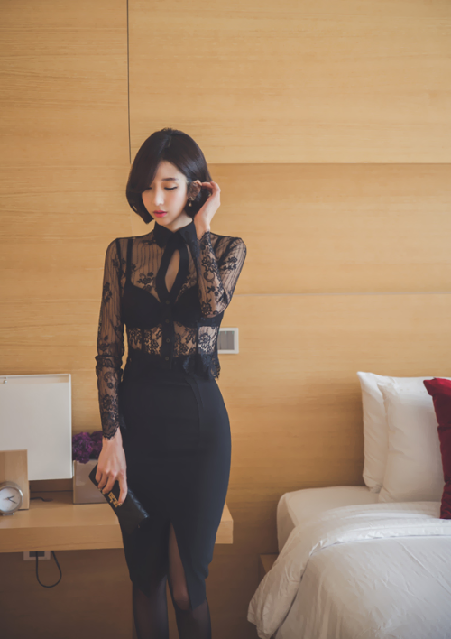 korean-dreams-girls:  Ye Jin - September 17, 2014 Set