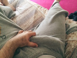 bulge-xlbigdick:  .Bulge  .TBigCock  .HairyChestG