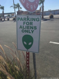 ufo-the-truth-is-out-there:This* 👽🚗👽