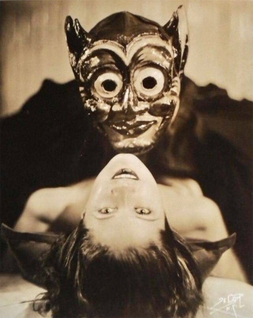 Gilda Gray in THE DEVIL DANCER, 1927https://painted-face.com/