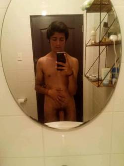 calientesql:  Yoel 17 años csm   #caliente  el pendejo    #heteroengañado