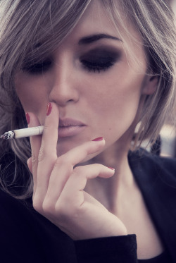 Smoking 💨 Sissy 🎀 BBC ♠️ Slut 💋 Bottom