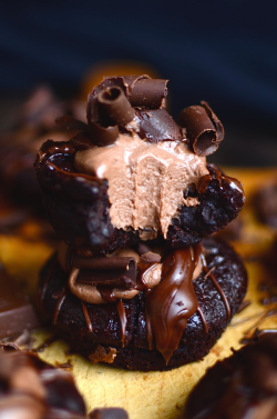 do-not-touch-my-food:  Nutella Cheesecake Mousse Brownie Bites