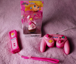 pelipper:  Pretty in Pink <3 I love my new Princess Peach