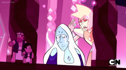 su-shipping-on-crack: “Sour cream do something. Make her happy.