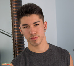 betosbackalley:  FonsoHit him up at:IG:   @latinboyfonso  http://latinboy-fonso.tumblr.com/