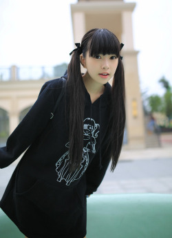 mintpan:  Skeleton Girl Sweater from Himi - FREE SHIPPING! -