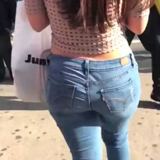 jhbooty:Big phat Latina ass cheeks in grey sweats 