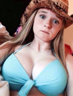 bustychicks2:  Busty barely legal teen