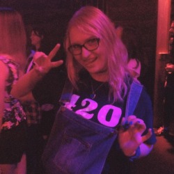 ashamedofmybrain:  We went to a 90s themed club last night and