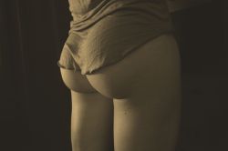 sweetsweetoilsee:  Old timey booty!