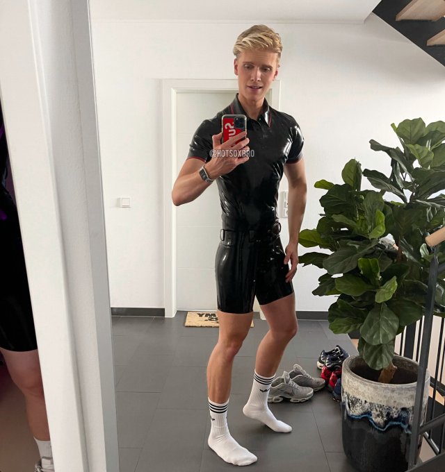 jocks–in–socks: