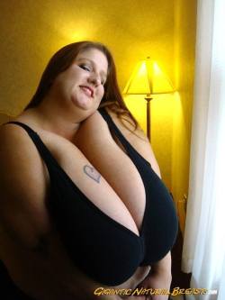 amobbw-ssbbw:  Beautiful…!!! :D   Jade 50KKK aka Big Cutie