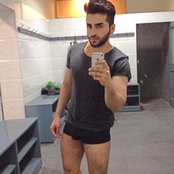 rraoulpinkfliss:  #undressed #hotandscruff#beards #beardnation#lockerroom#scruffymen